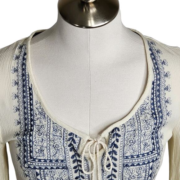Taylor & Sage‎ Long Sleeve Embroidered Peasant Blouse Top Women's XS Cream Blue - Picture 2 of 10